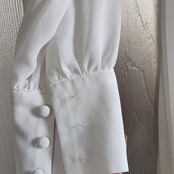 NEW White floor length pleated long sleeve cutout gown Size 8 - Picture 12 of 16